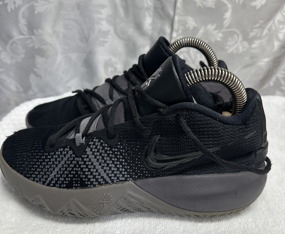 Nike Kyrie Flytrap AA7071-011 Mens Size 8 Black Thunder Gray