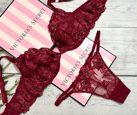 Victoria's Secret VERY SEXY Red Rose Unlined Low-Cut Demi Bra Garter Thong Set