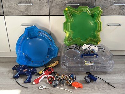 Set aus Beyblade Burst Evolution Star Storm und Switchstrike Arenen + Weiterem