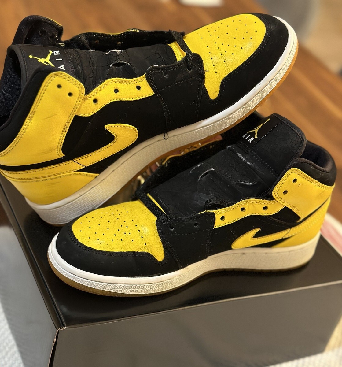ナイキ エアジョーダン1 レトロ ミッド ニュー ラブ 2017 Jordan 1 Retro Mid New Love 2017 | eBay