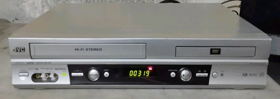 JVC HR-XV2E VIDEOREGISTRATORE VHS 6 TESTINE STEREO CON TELECOMANDO - Immagine 3 di 4