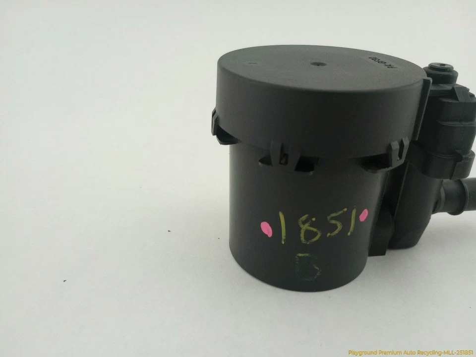 Válvula de purga de evaporación de vapor de combustible Audi S4 B7 SEDAN 4,2 L V8 8 cilindros para 2004-2008 Foto 3 de 4