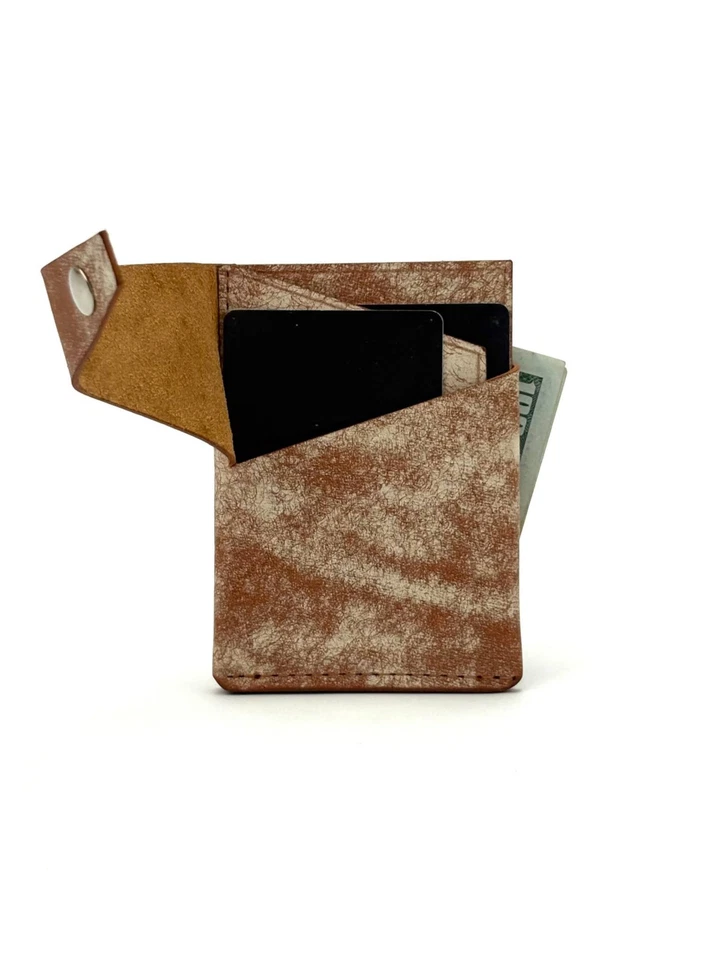 Cartera italiana compacta delgada hecha a mano de cuero curtido vegetal Foto 4 de 4