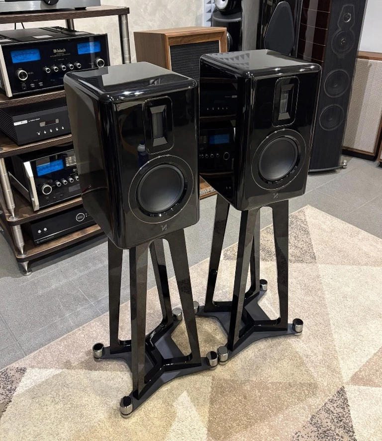 QUAD REVELA 1 BLACK + STAND DEDICATI DEMO COPPIA DIFFUSORI GARANZIA UFFICIALE - Immagine 2 di 4