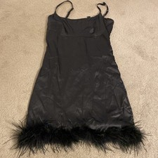 WINDSOR WOMEN’S BLACK SATINY MINI PARTY DRESS W/ FAUX FEATHER HEMLINE SIZE M