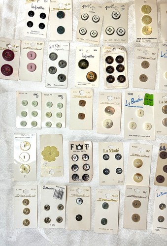 Buttons Huge Lot New Vintage Assorted colors Sizes Mother of Pearl - Picture 2 of 4