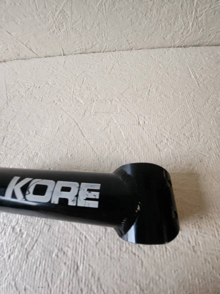 KORE THREADLESS STEM 135 MM 1 1/8 IN CLAMP 25.4 MM 7 DEGREE 180 GRAMS - Image 4 of 4
