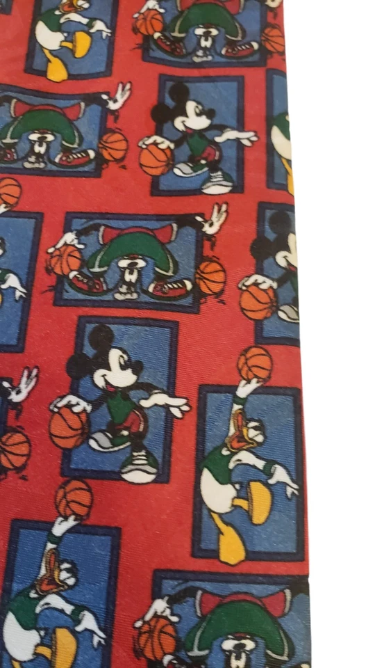 CORBATA MICKEY ILIMITADA MICKEY & FRIENDS JUGAR BALONCESTO ENTRENADOR DEPORTES DIVERSIÓN Foto 3 de 4