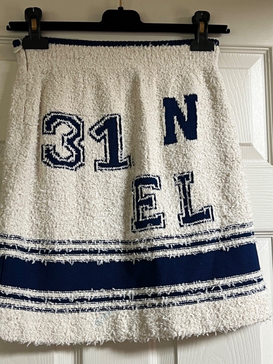 SALE❣️CHANELのロングskirt、超美品、00製、#38 CHANEL 19P NEW ECRU BLUE VARSITY CC LOGO SKIRT FR36-FR38
