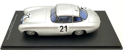 Spark 1/18 Scale 18LM52 - Mercedes-Benz 300 SL #21 Le Mans Winner 1952 - Picture 3 of 6