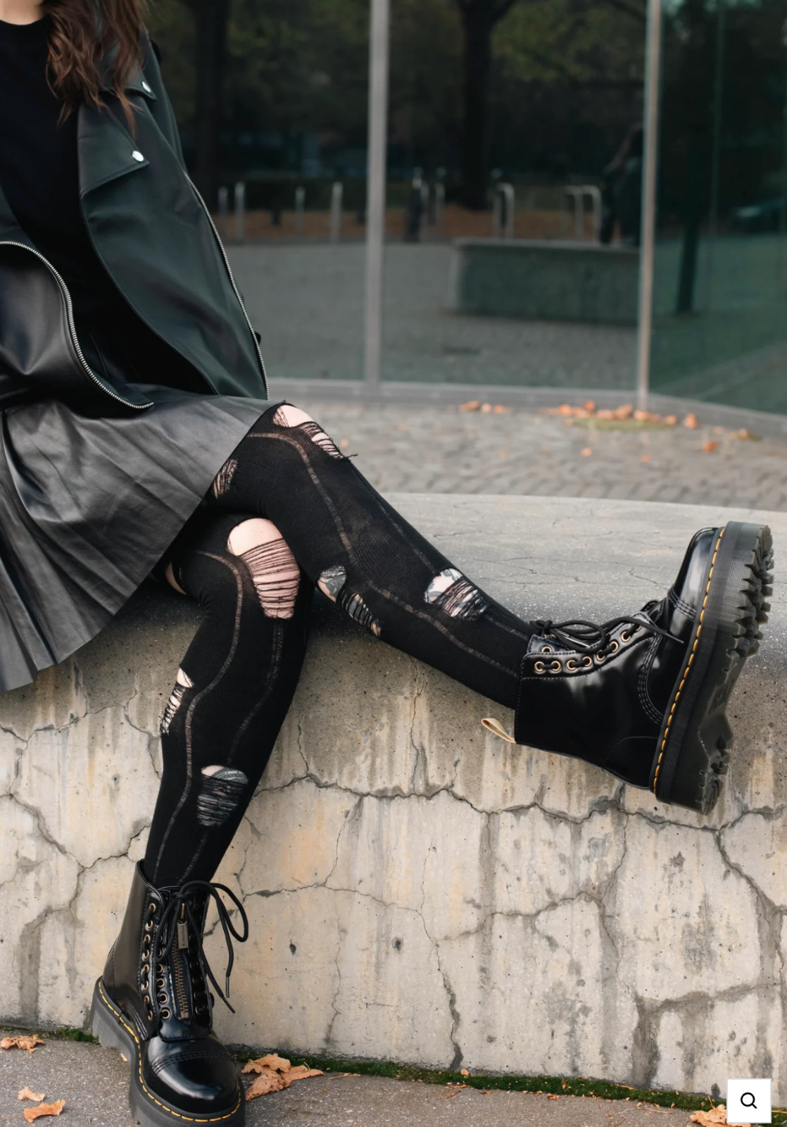 Dr Martens Sinclair Zip Up Vegan Black Oxford Platform MSRP$280 STYLISH, COMFY ! image 6