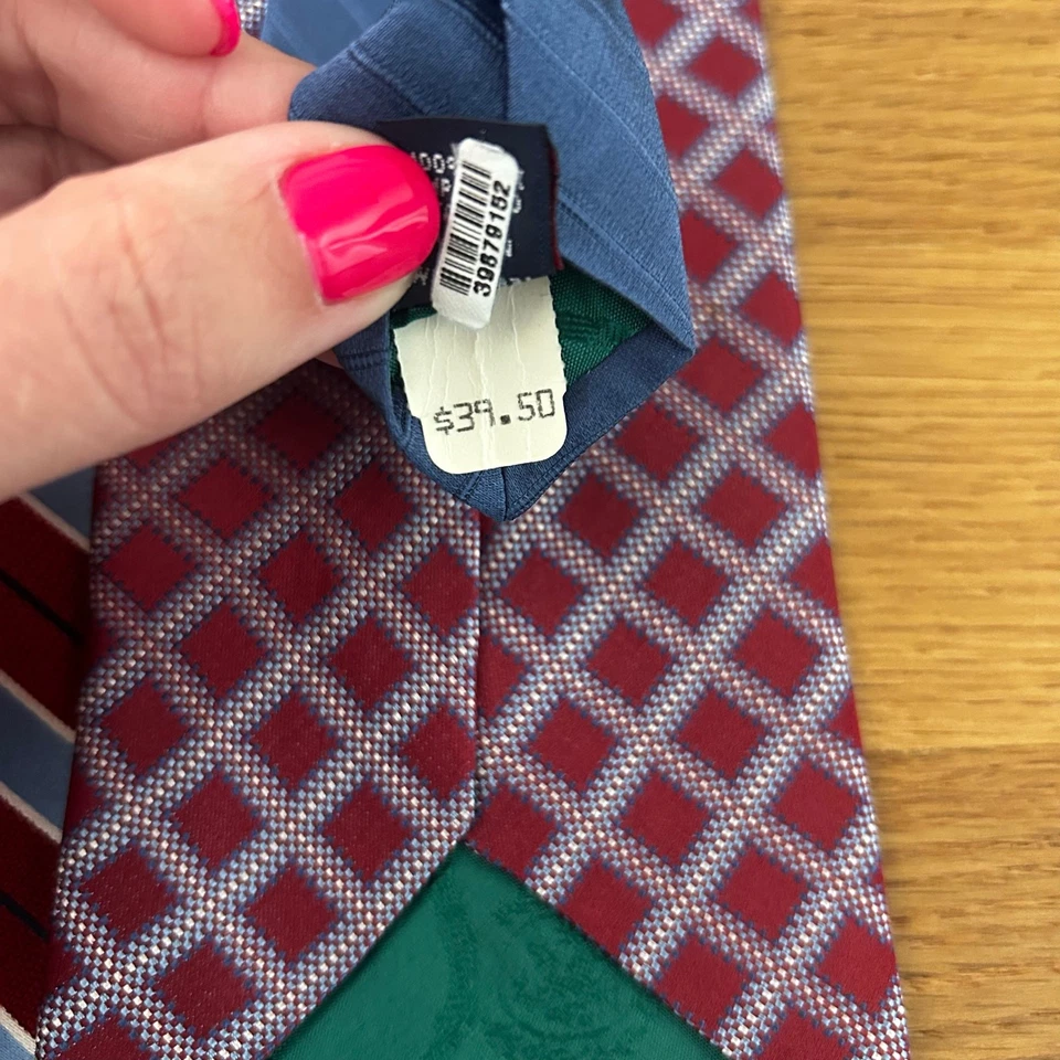 Corbatas vintage 100 % seda Tommy Hilfiger azules y rojas Preppy vacaciones formales Foto 3 de 4