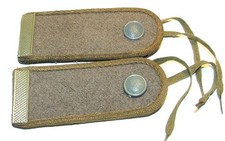 NVA Paar Schulterklappen Gefreiter Felddienst, getr., m. Knöpfen + Bändern  -1-