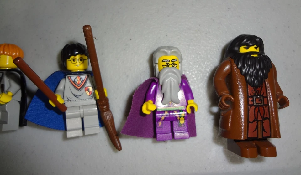 RETIRED ORIGINAL VINTAGE HARRY POTTER LEGO 4709 HOGWARTS CASTLE MINIFIGS RARE - Image 2 of 4