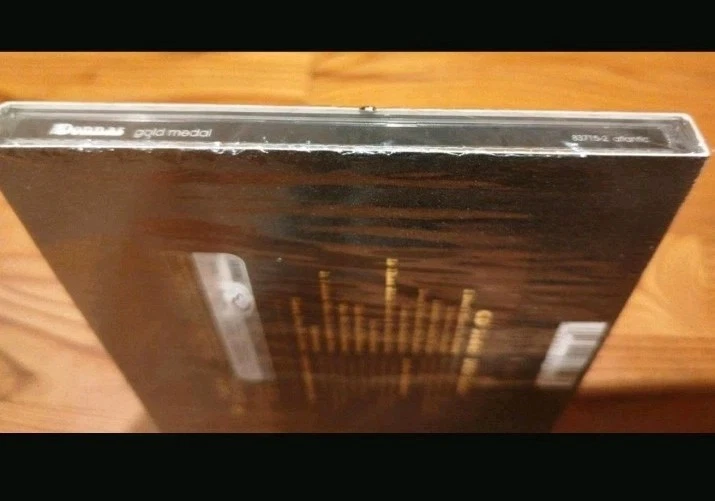 The Donnas - Gold Medal - CD /DVD - Dual Disc -US - VÖ:2004 - Bild 4 von 4