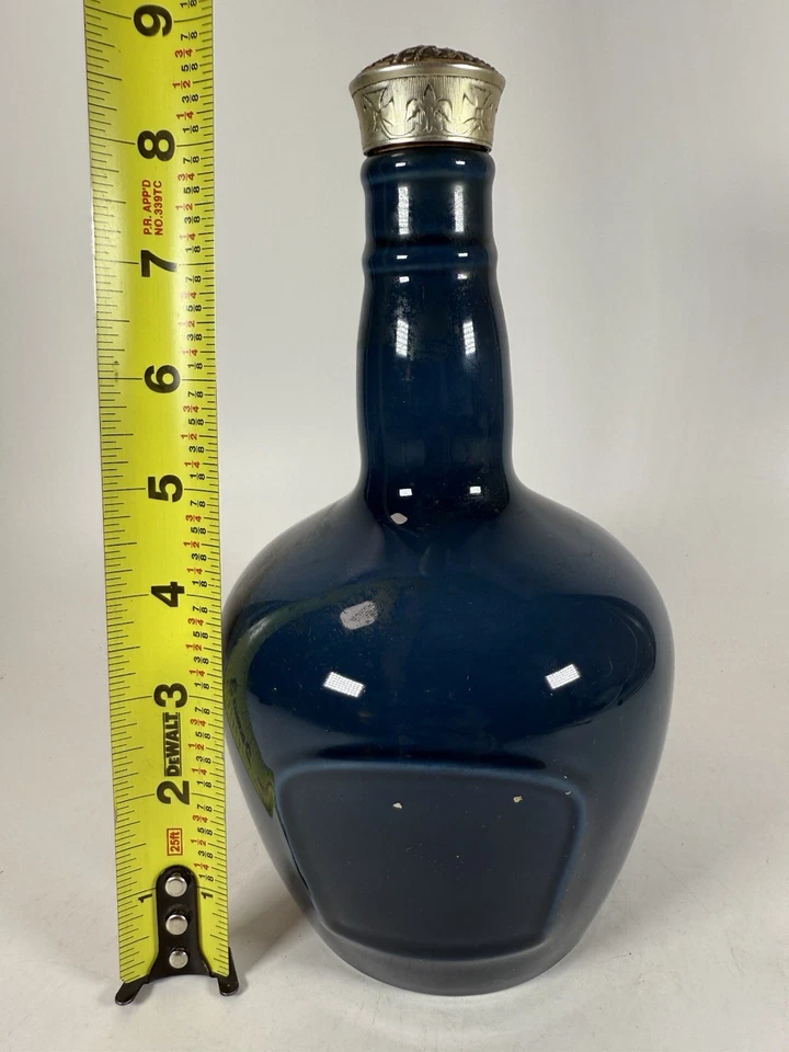 Botella decantadora vintage de cerámica azul Chivas Regal Spode 75 cl con tapón Foto 4 de 4