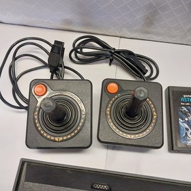 Atari CX-2600 kingtek SN 81080239 no power cord W/2 joysticks 3 games