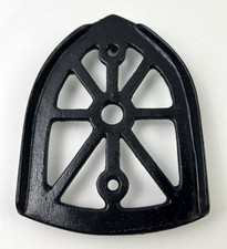 Antique/Vintage Cast Iron Footed Sad Iron Trivet, in Good Condition 
