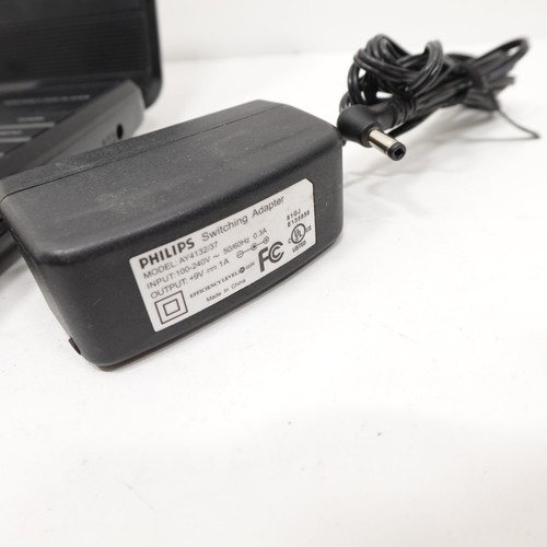 Black Philips PET741/37 Portable DVD Player w/ Power Cord, Tested - Picture 4 of 7