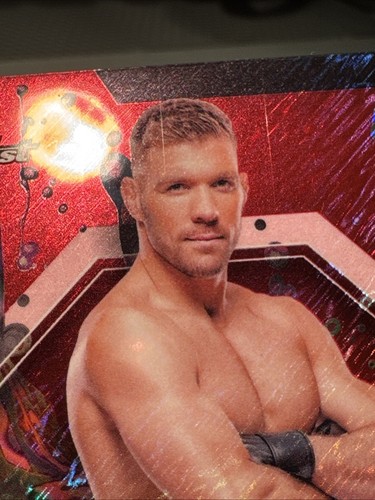 2024 Topps Finest UFC Dricus Du Plessis Red Shimmer Refractor #1 Middleweight - Picture 2 of 3