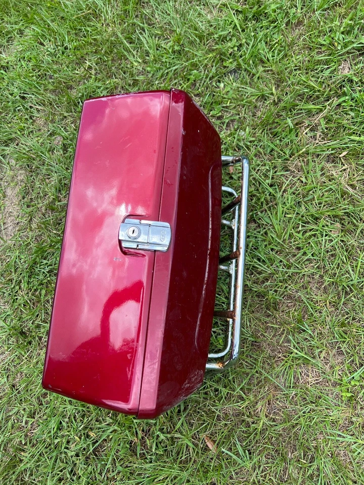 97-04 Portaequipajes Trasero Suzuki Marauder VZ 800 Compartimento Rígido Caja Rojo Foto 3 de 4