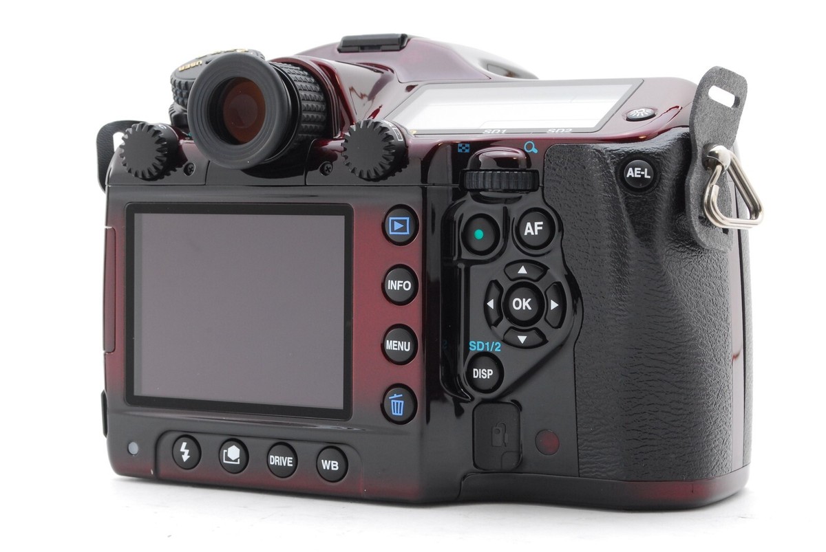 MINT】 Pentax 645D Limited Edition Japan Digital SLR Camera