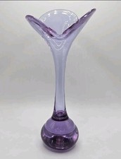 Neodymium Alexandrite Glass Flower Shaped Bud Vase Color Change Purple To Blue