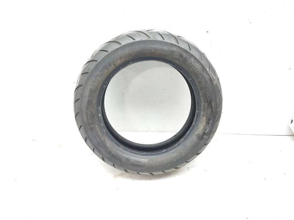 05 Kawasaki VN1600 Vulcan 1600 Classic Neumático Metzeler ME888 Marathon 170/70-16 Foto 2 de 4