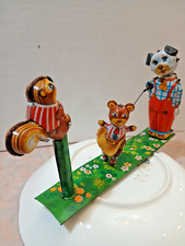 CUTE SCARCE JAPANESE WIND UP TPS BEAR W/ BABY BEAR SKIPPING ROPE.