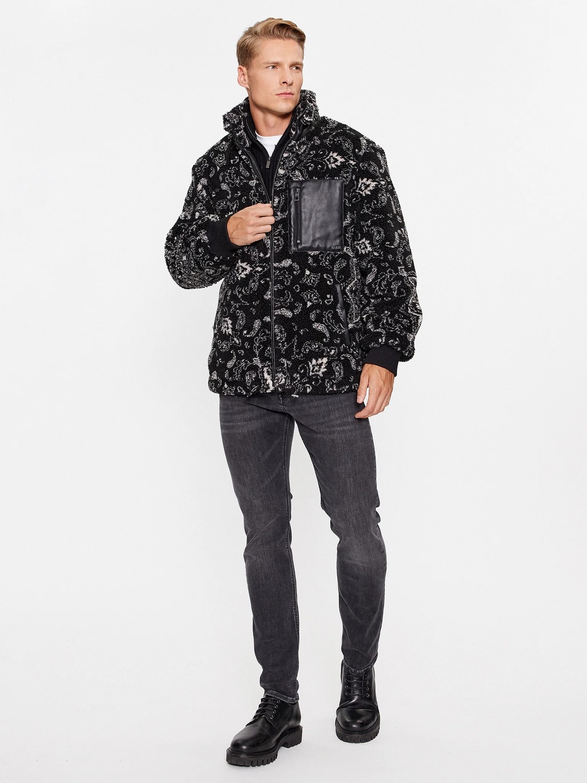 Мужская Шерп-куртка GUESS из искусственной кожи с принтом банданы по всей длине-Крупный размер