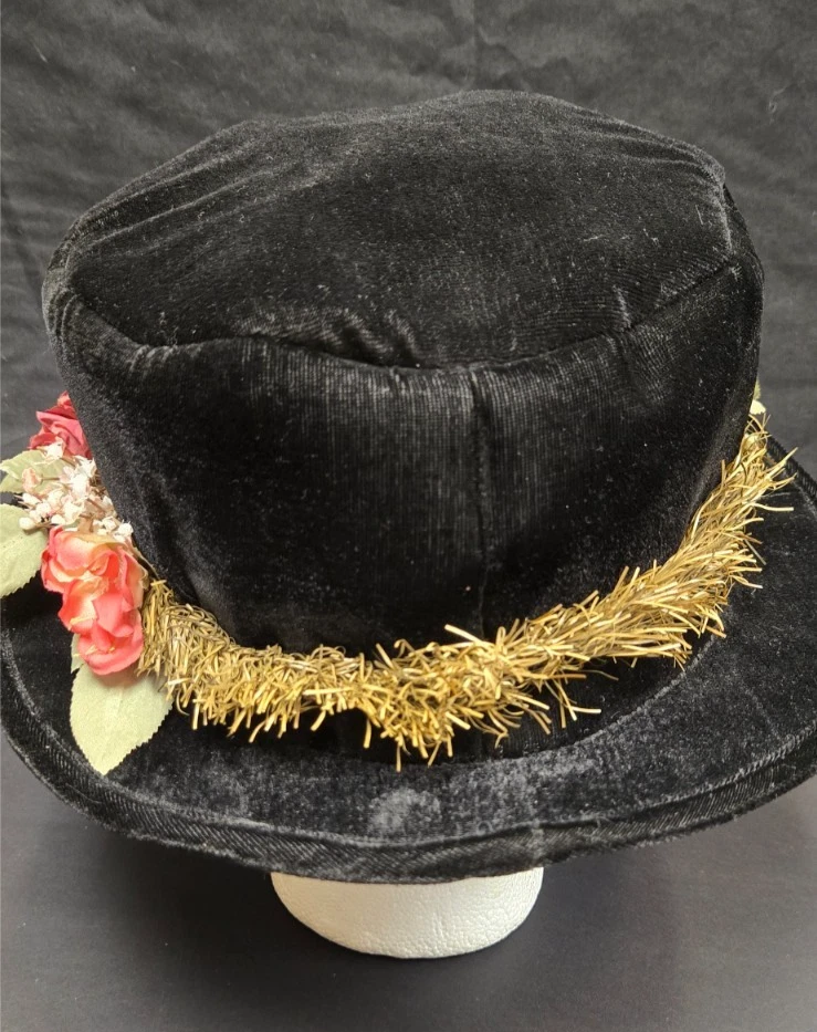 Beautiful Vintage Black Velvet Bucket Hat w/ Flowers & Nest Size 57cm/22in - Image 4 of 4