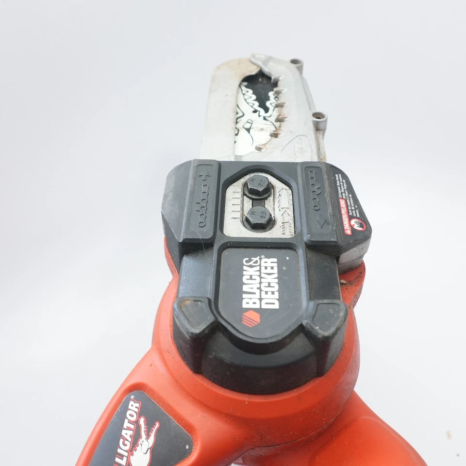 Black & Decker NLP1800 18 Volt Cordless Alligator Lopper Chainsaw - Image 4 of 4