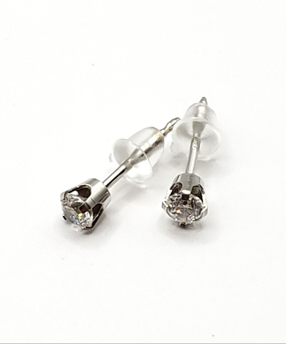 Tendances des boucles d'oreilles et des perçages des oreilles 2023