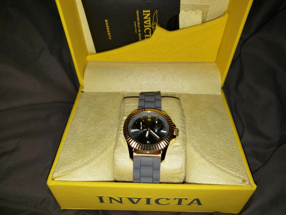 Reloj de cuarzo Invicta Angel de acero inoxidable para dama modelo # 22100 Foto 2 de 4