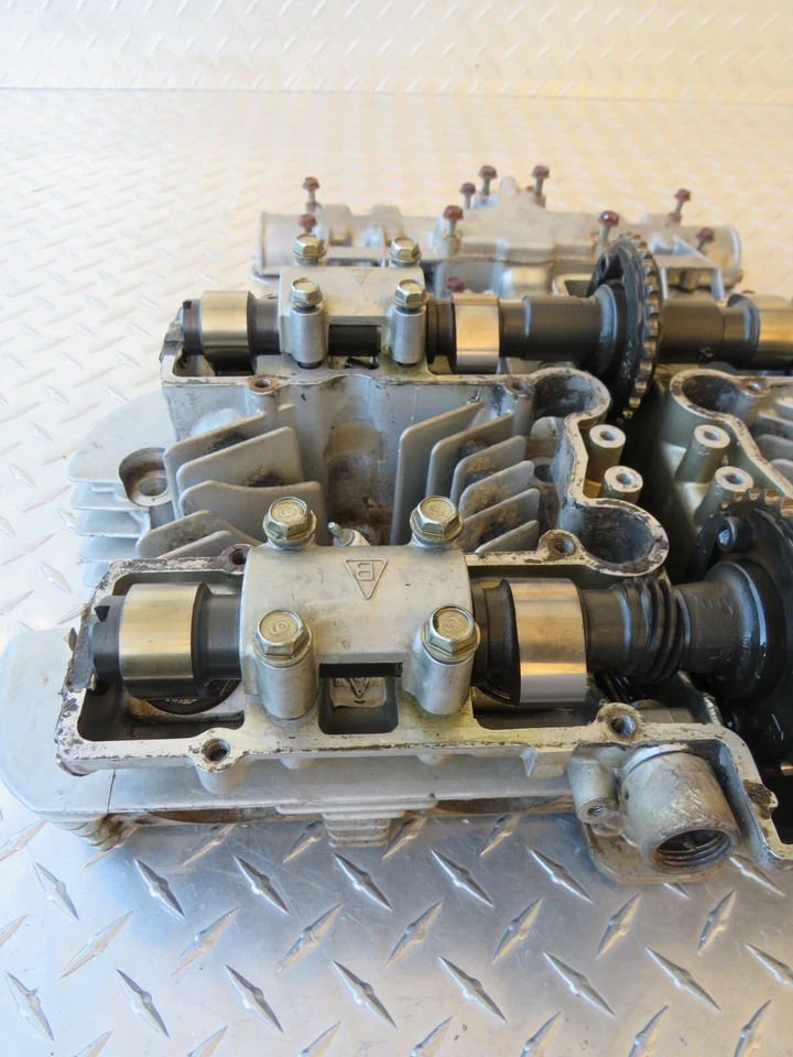 79 Suzuki GS750EN GS 750EN 750 1979 culata y cubierta del motor Foto 3 de 4