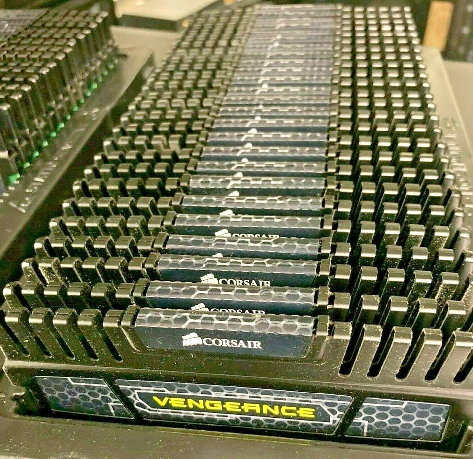 CORSAIR Vengeance DDR3 1600MHz 16GB (2x8GB) Memory Ram 1.5V CMZ16GX3M2A1600C10 - Image 3 of 3