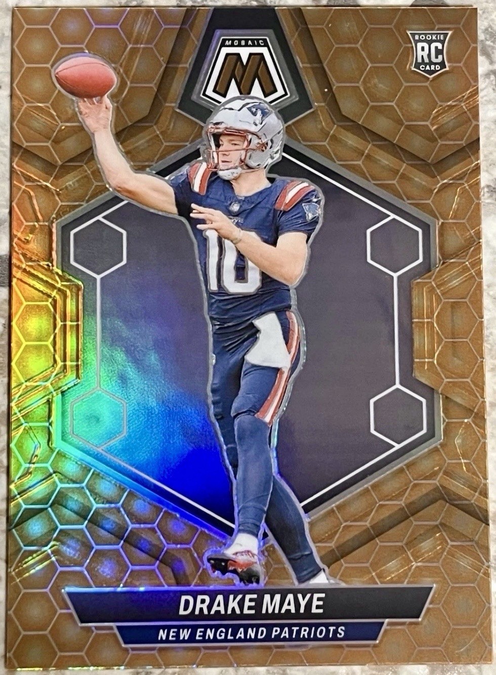 2024 Panini Mosaic - Rookies Drake Maye #303 Honeycomb Prizm (RC)