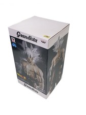 Figure Son Goku Ultra Color /Grandista Unopened