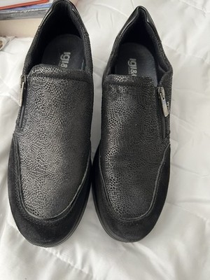 Beautiful Made In Italy  IGI & Co Black Suede & Gold Sneakers Size 39 women s 
