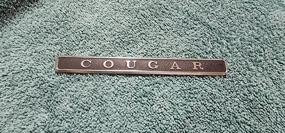 НОВАЯ ИЗ СТАРЫХ ЗАПАСОВ РЕДКАЯ МЕТАЛЛИЧЕСКАЯ ЭМБЛЕМА РТУТНОЙ ПУМЫ 1970 СТАНДАРТНАЯ ПРИБОРНАЯ ПАНЕЛЬ ASLO ПОДХОДИТ ДЛЯ 1969 - Изображение 4 из 4