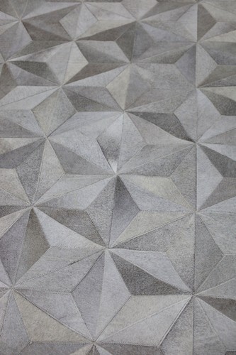 New Brazilian Gray Cowhide Rug Patchwork Size 4x6 feet - Picture 3 of 5