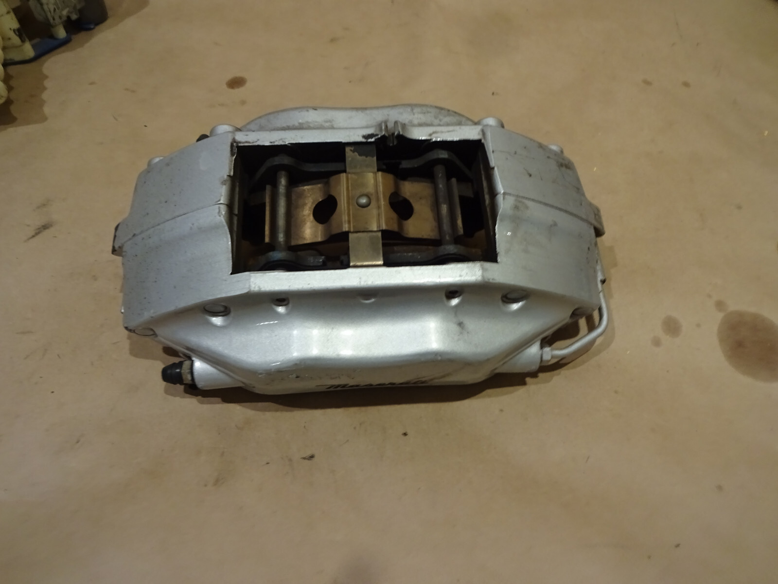 Maserati 4200 Coupe Spyder RH Right Front Brake Caliper Silver P/N  200050