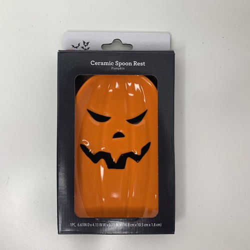 Ceramic Halloween Pumpkin Salt & Pepper Shakers Spoon Rest & Scrubby Holder Set - Picture 3 of 4