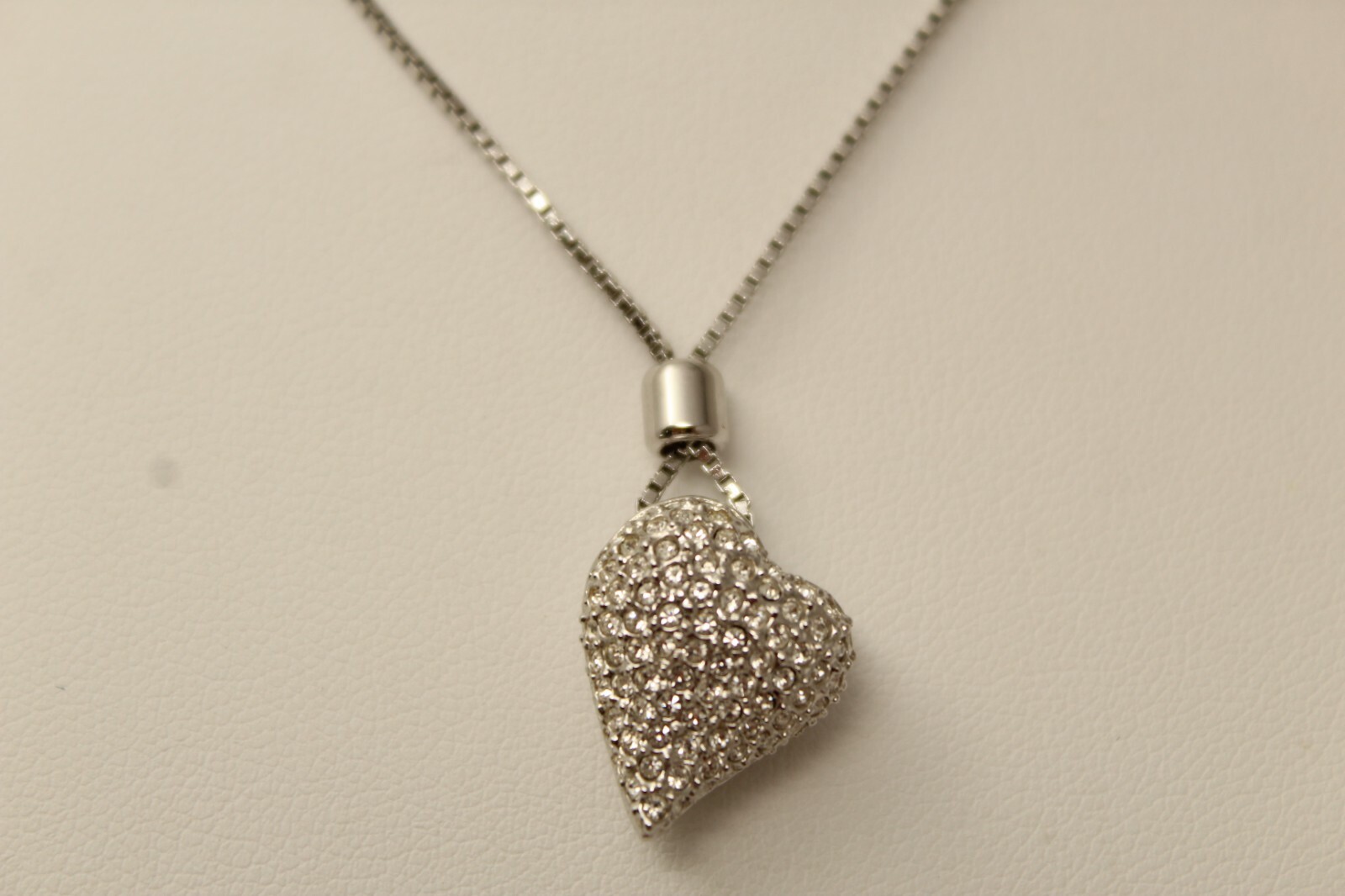 Vintage SWAROVSKI Swan Silvertone Clear Crystal Heart Pendant Necklace