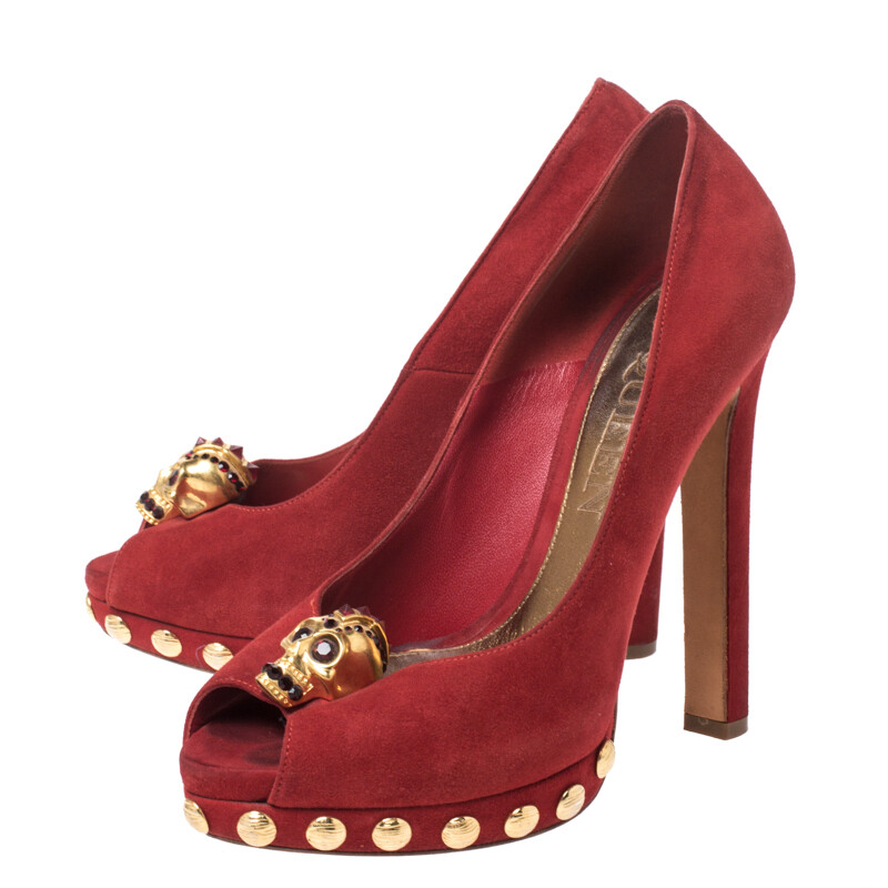Alexander McQueen Red Suede Skull Embellished Peep Toe Pumps Alexander McQueen Red Suede Skull Embellished Peep Toe Pumps