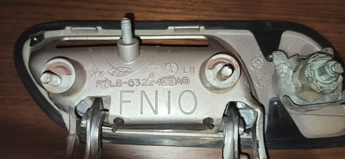 1998-2002 LINCOLN CONTINENTAL LEFT FRONT EXTERIOR DOOR HANDLE paint code BQ - Picture 2 of 4