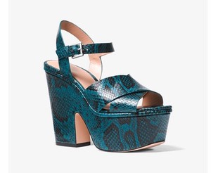 michael kors divia platform