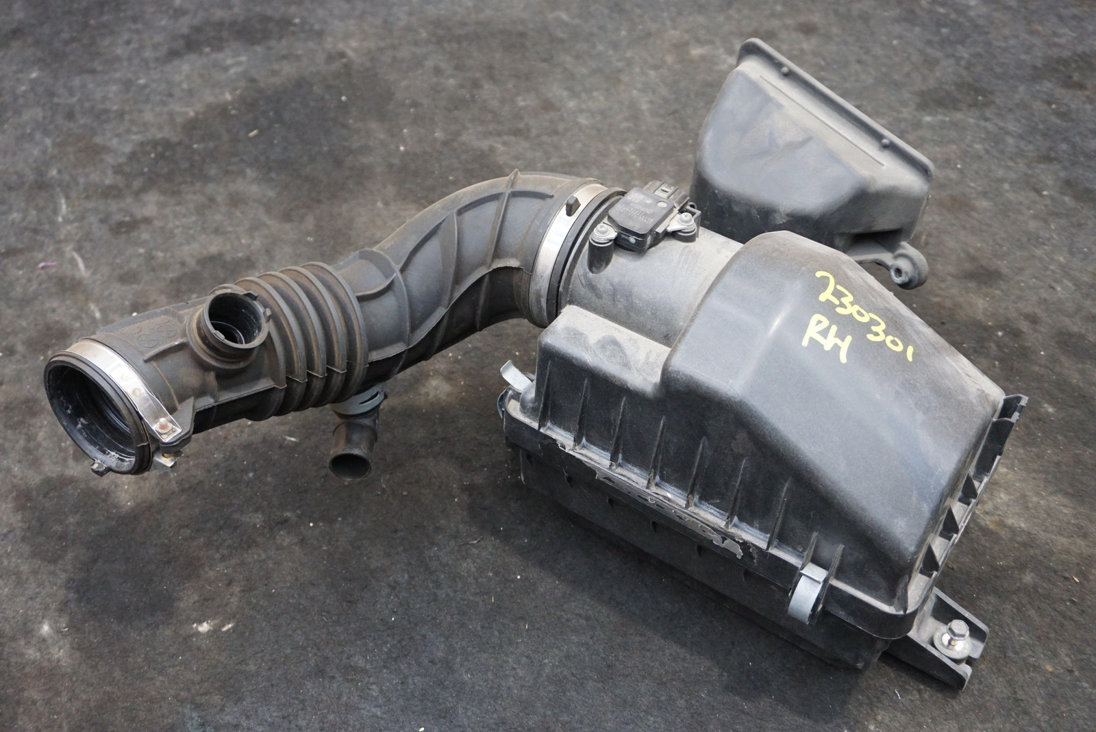 Right Side Engine Air Cleaner Filter OEM 17201-58g-a00 Acura NSX 2017-20