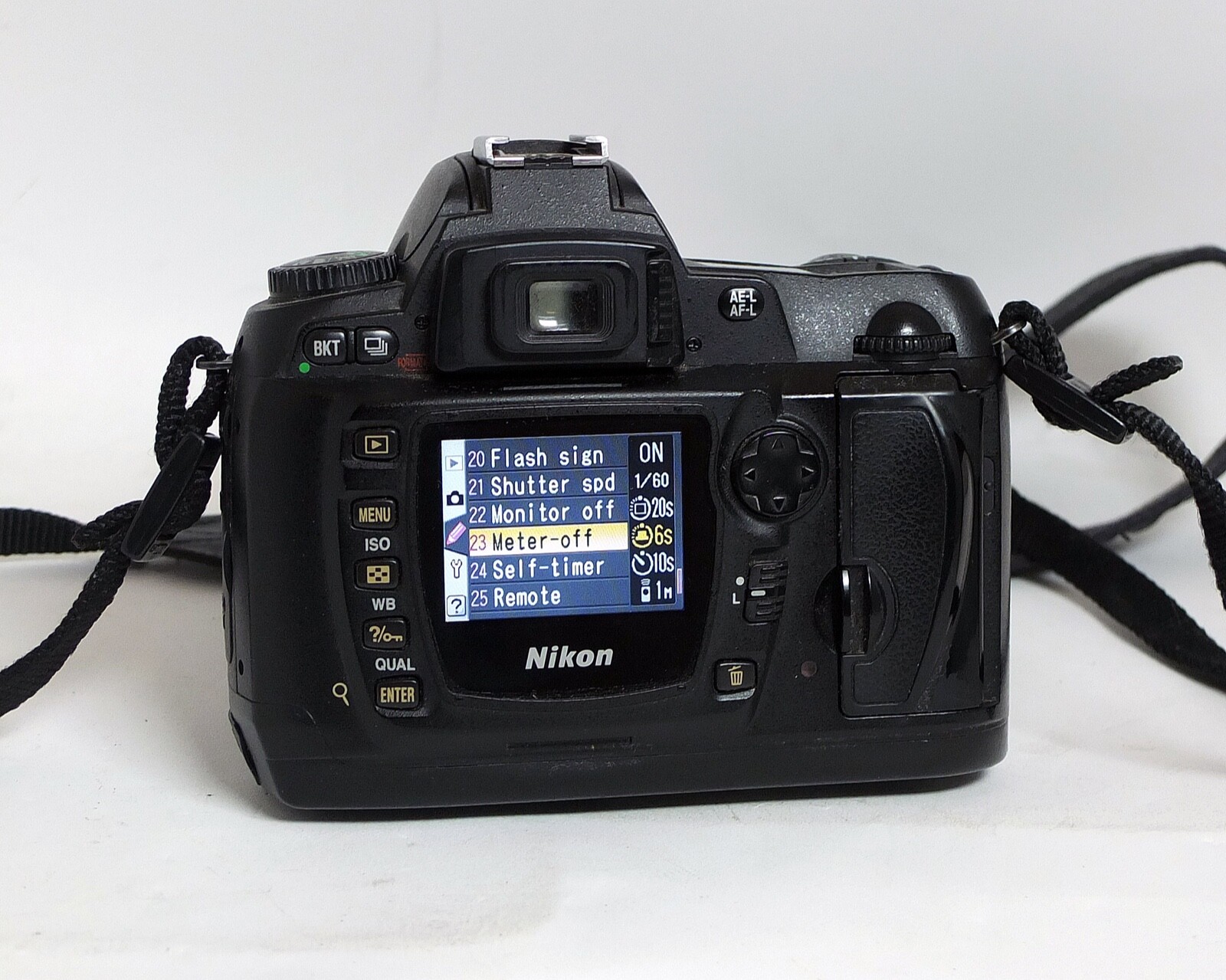 Nikon D70s 6.1MP DSLR Digital Camera 1870mm 13.54.5 G ED DX SC