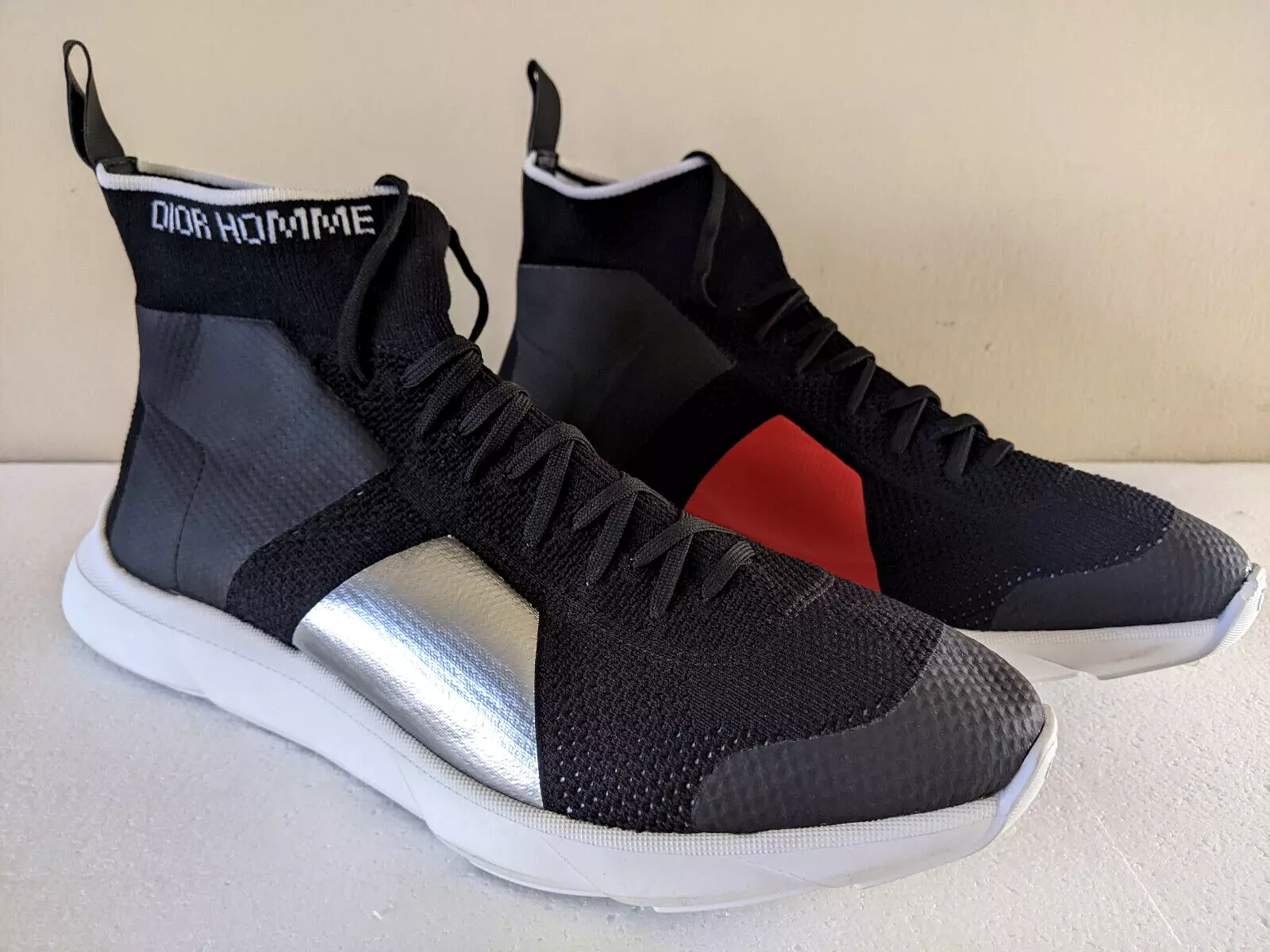 CHAUSSURES BASKETS CHAUSSETTES NEUVES CHRISTIAN DIOR HOMME B21 pointure 10 1/2 à 11   LIRE TOUT